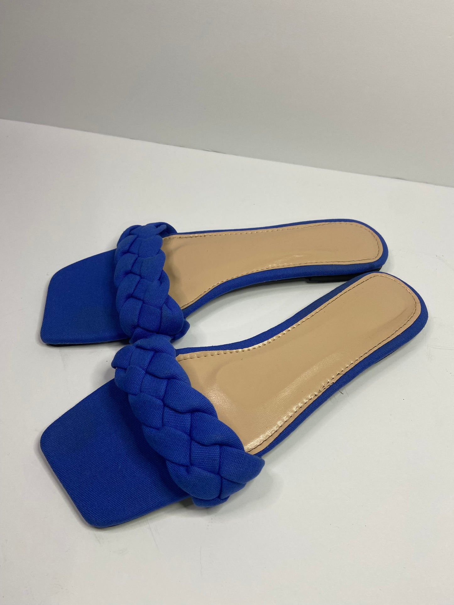 CLASSY GIRL ROPE SANDALS BLUE